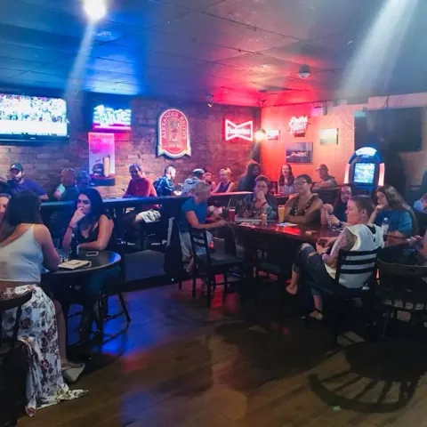 Queer Trivia (19+) 5